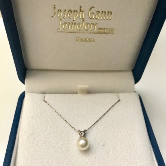 Joseph Gamn Jewelers Jewelry - Joseph Gann Single Pearl Drop Silver Necklace Joseph Gamn Jewelers Jewelry - Joseph Gann Single Pearl Drop Silver Necklace